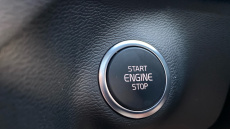 Volvo XC40 2.0 B4P Ultra Dark 5dr Auto Petrol Estate